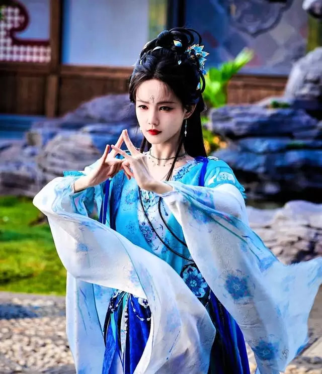 腾讯芒果爱奇艺齐推新剧,《古乐风华录》《等到你》等五部重点剧集定档动态 - 情报图 腾讯芒果爱奇艺齐推新剧,《古乐风华录》《等到你》等五部重点剧集定档动态 - 情报图